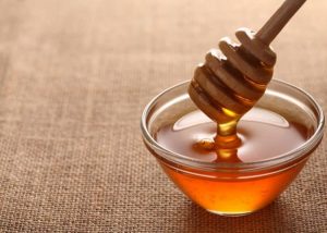 honey-turmeric-face-pack